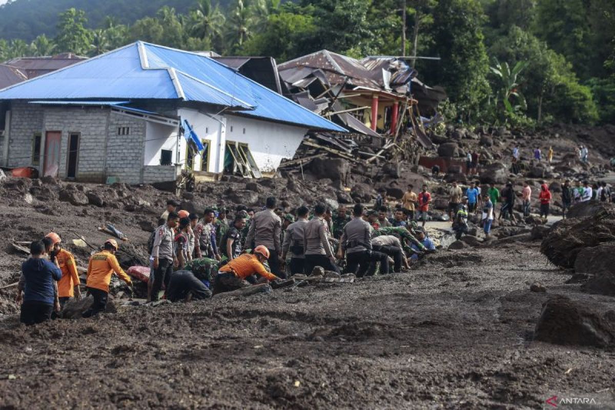 Tim SAR Gabungan cari korban banjir bandang di Ternate