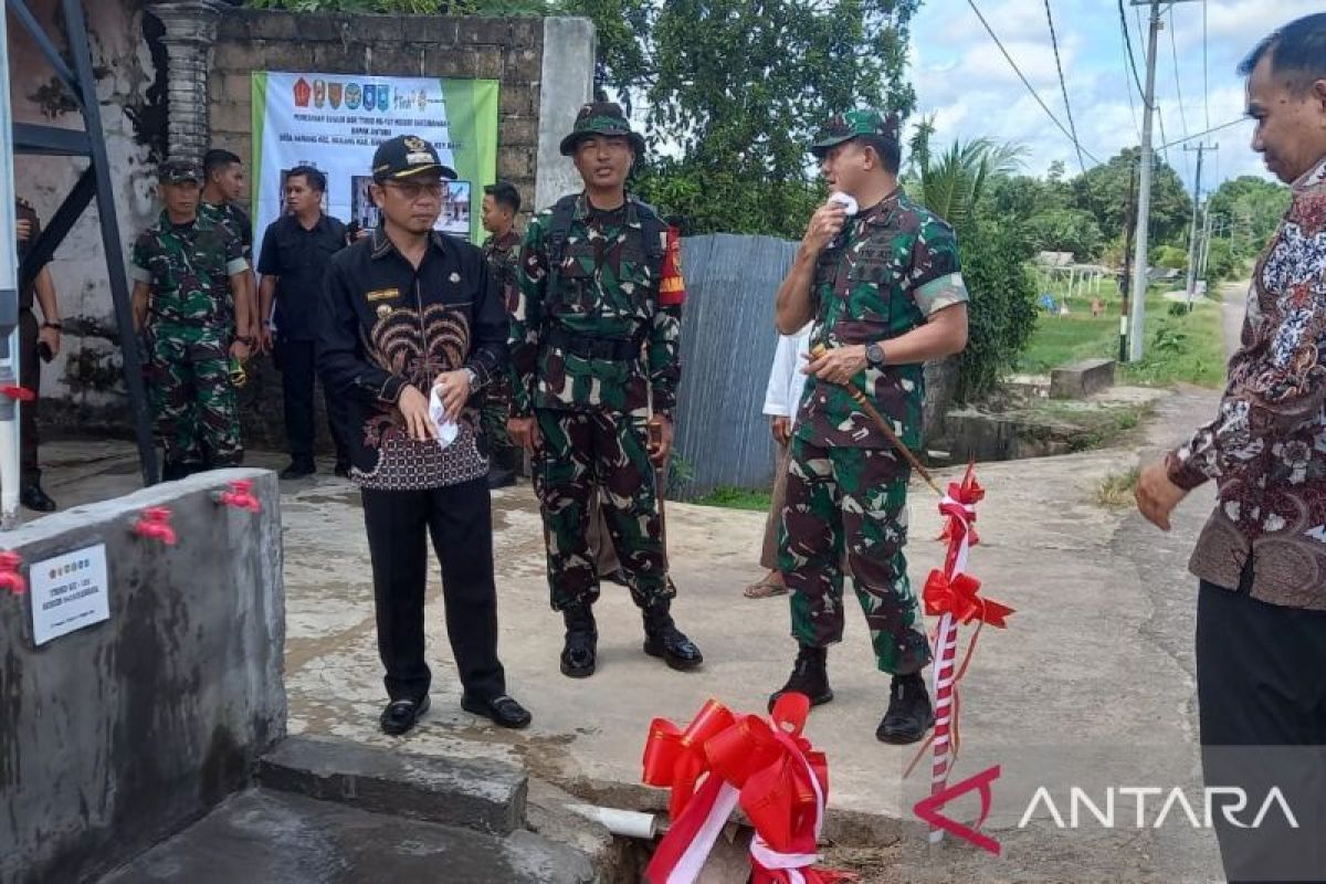 Program TNI Manunggal Air bantu warga Namang atasi krisis air bersih