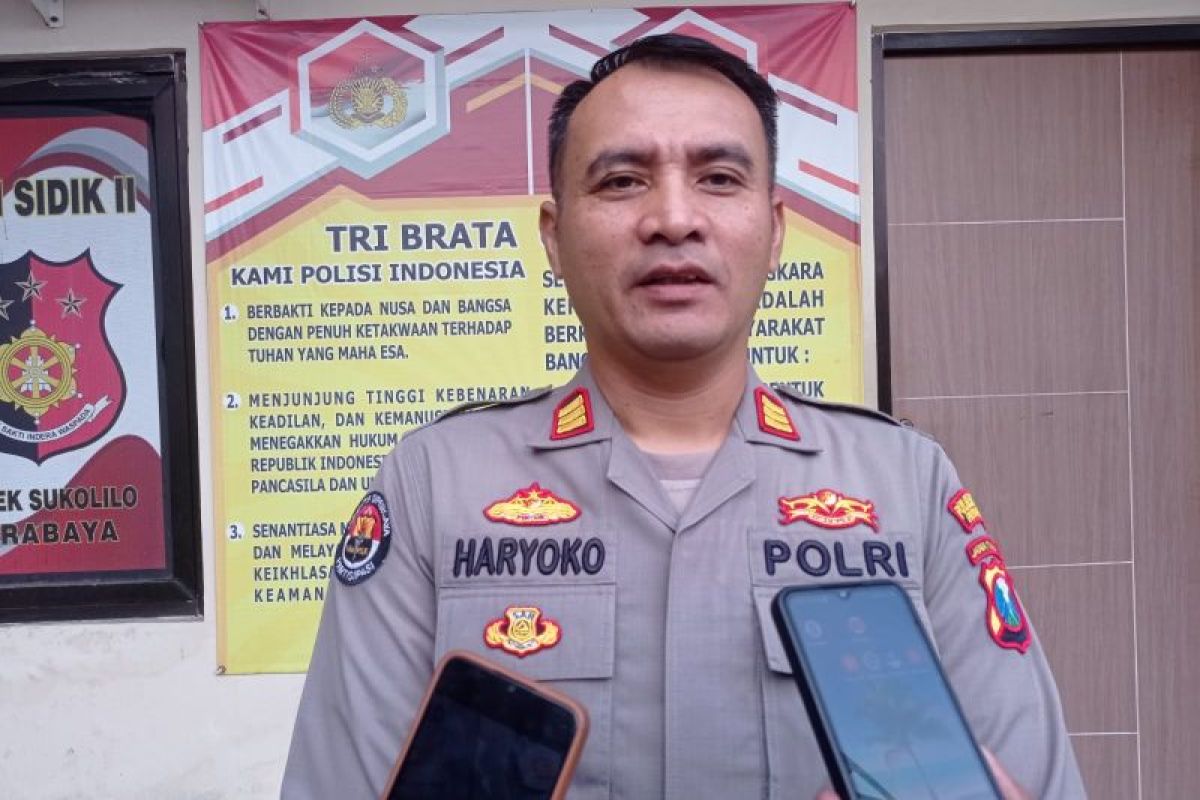 Polrestabes Surabaya klarifikasi video polwan tegur pria sedang makan