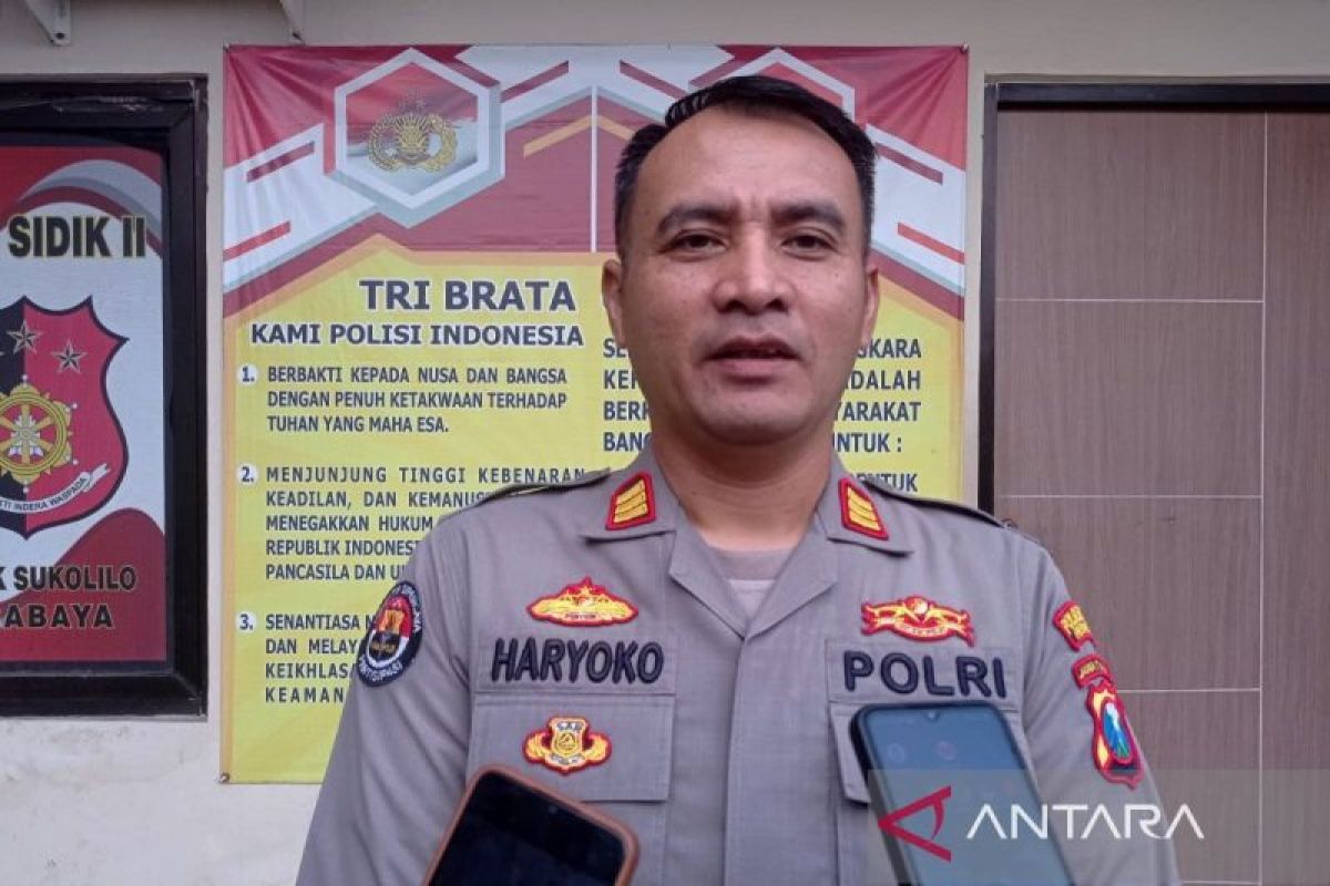 Polrestabes Surabaya klarifikasi video polwan tegur pria sedang makan