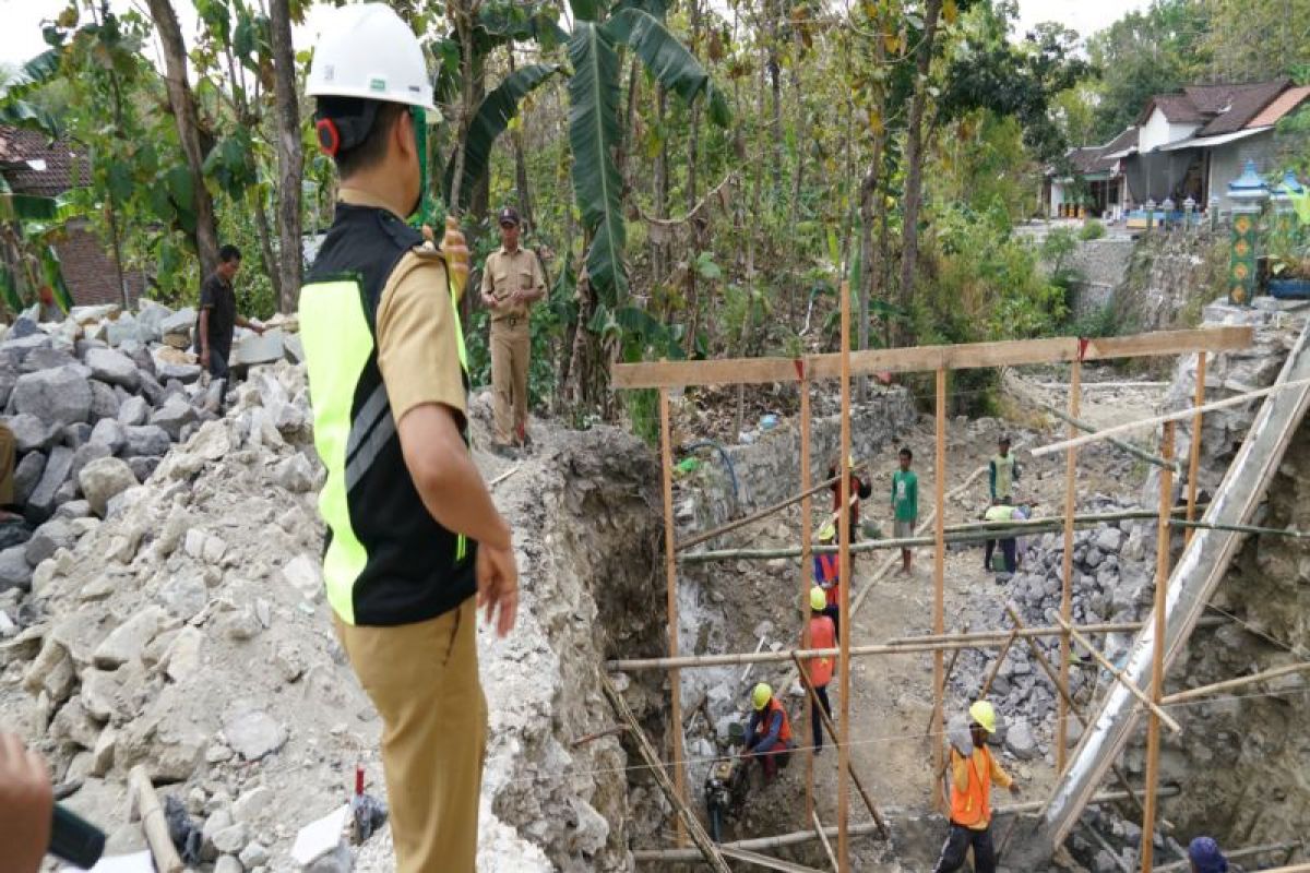 Pemkab Gunungkidul bangun shelter pengungsi bencana longsor Candirejo