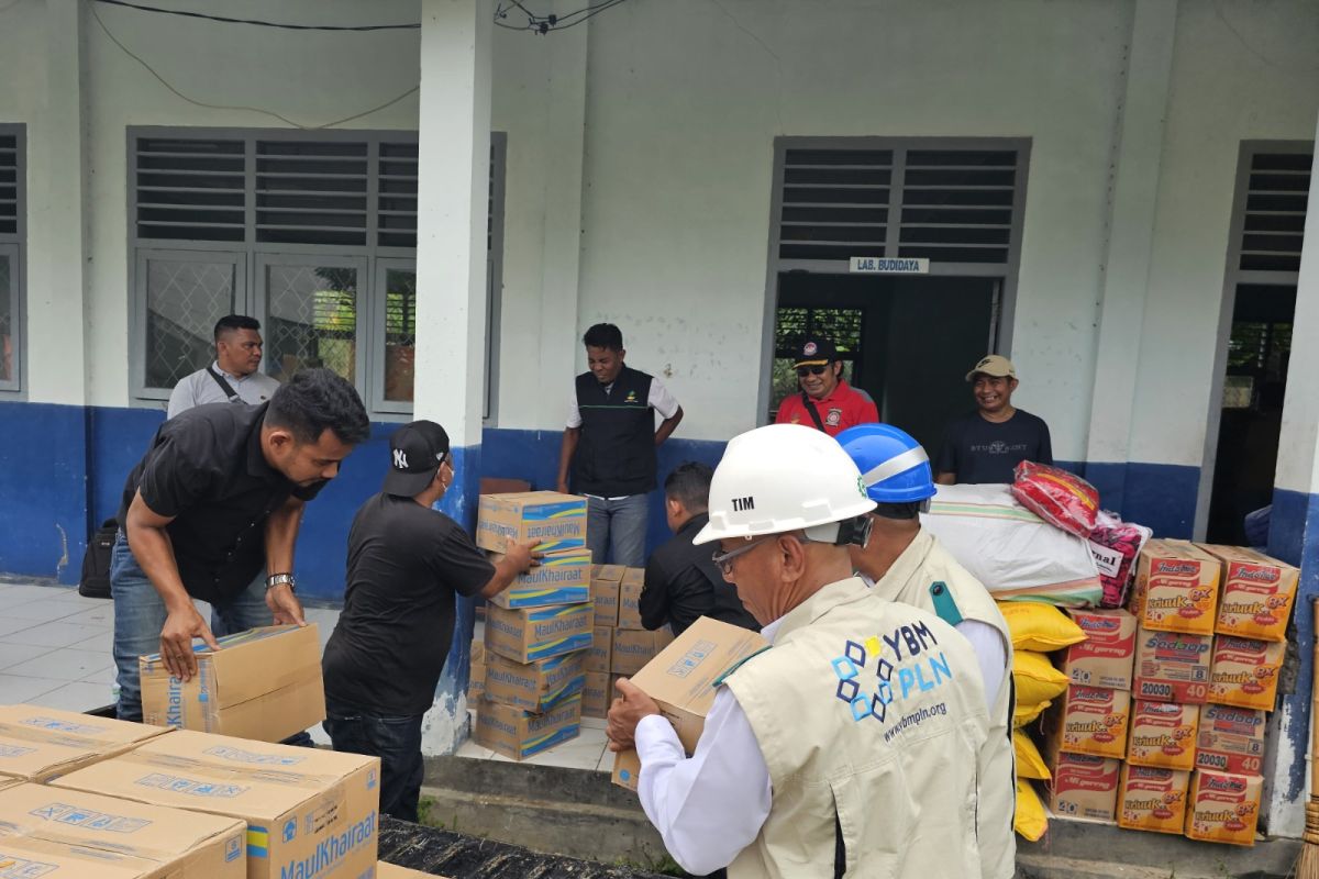 Yayasan Baitul Maal PLN UIW MMU salurkan bantuan kemanusiaan korban banjir di Ternate