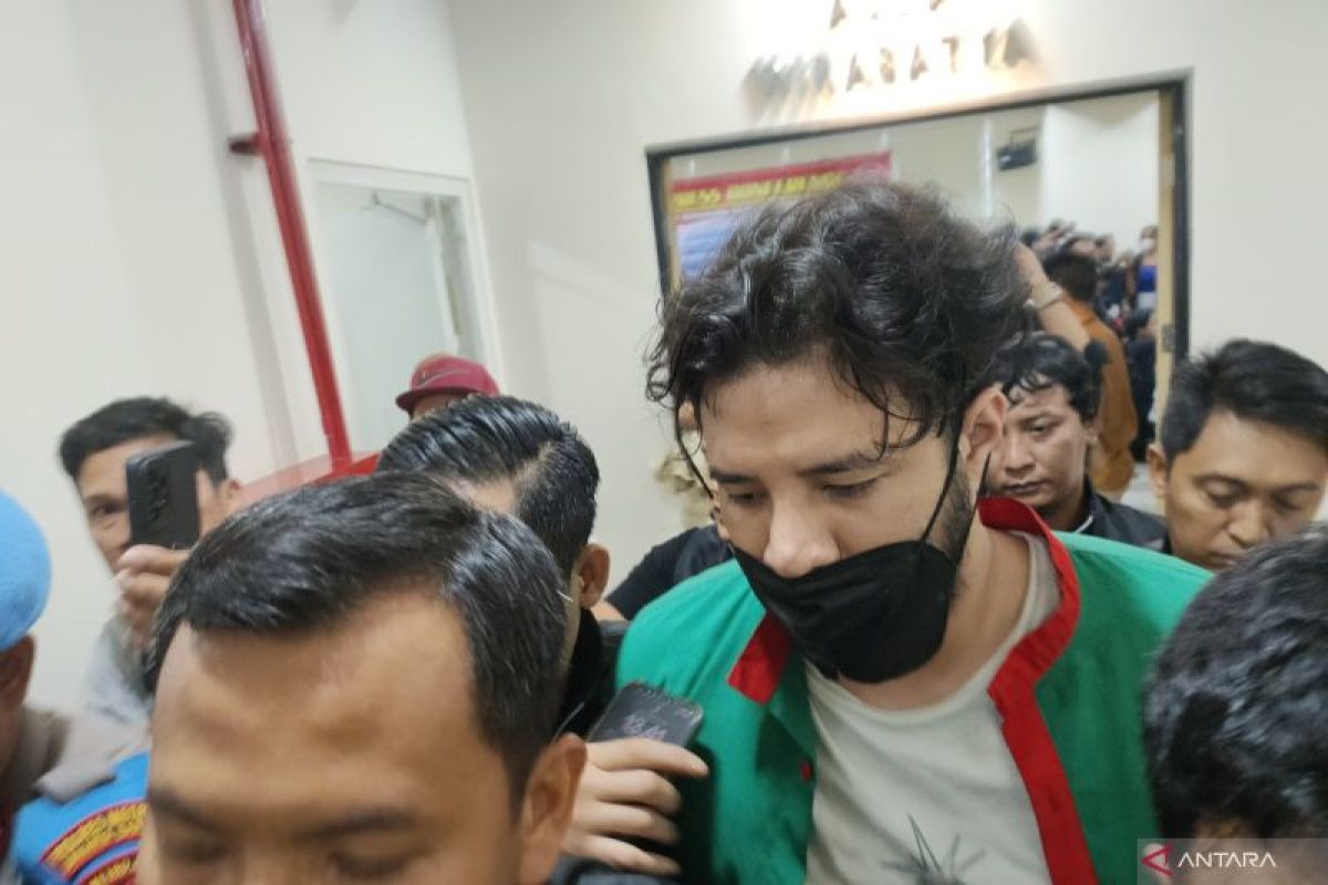 Artis Ammar Zoni divonis tiga tahun penjara