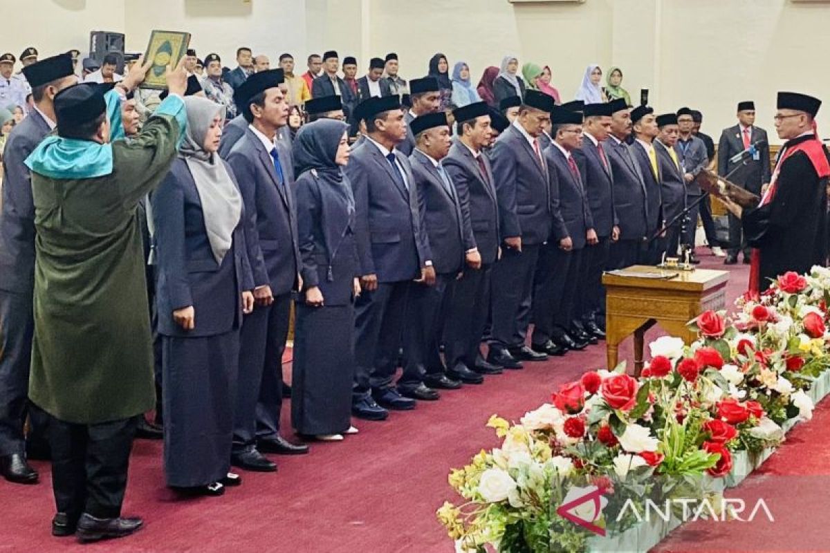 25 anggota DPRK Aceh Barat periode 2024-2029 resmi dilantik