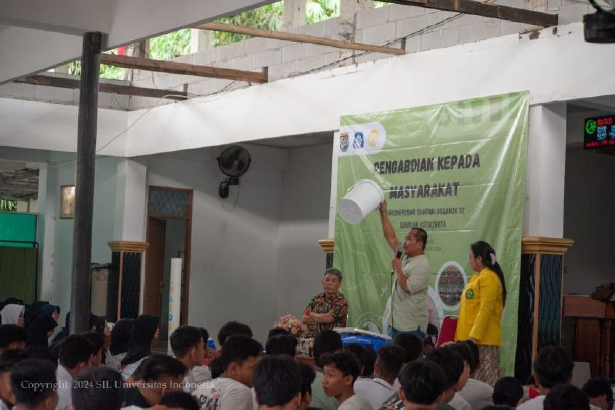 SIL UI berikan pelatihan pengomposan sampah organik bagi siswa SMA