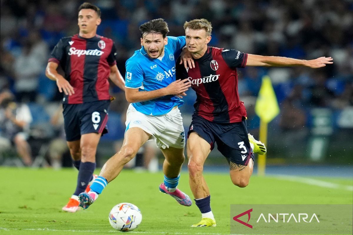 Napoli puncaki klasemen sementara serie A, kalahkan Monza 2-0