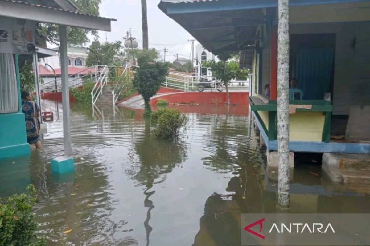 Banjir rendam sejumlah rumah warga di Pariaman