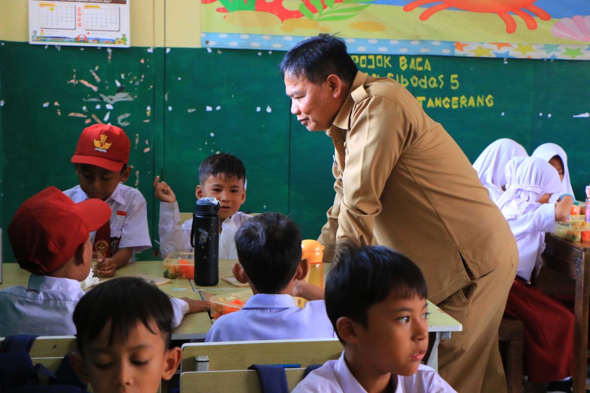 Susu menu MBG disebut kurang manis agar kalori tidak berlebihan