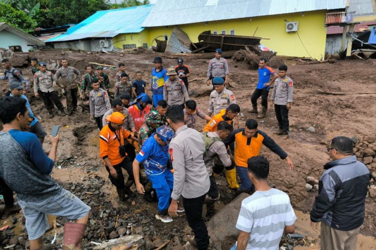 Tim SAR berhasil evakuasi 18 jenazah korban banjir bandang Ternate