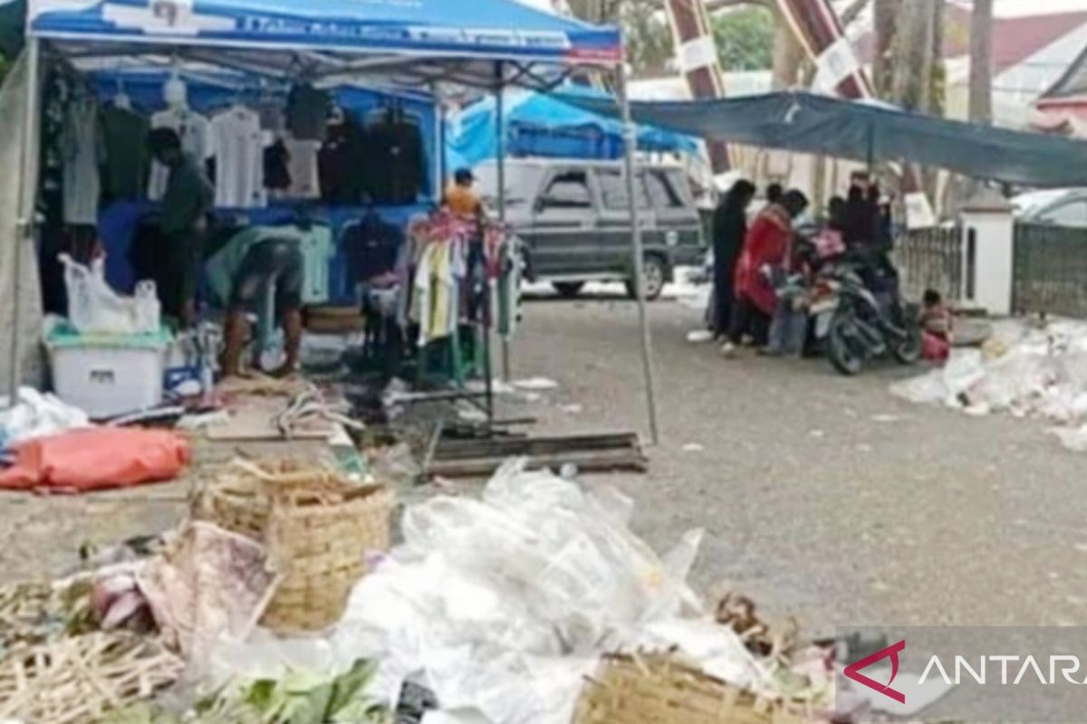 Sampah menumpuk usai Festival Pacu Jalur di Kuansing