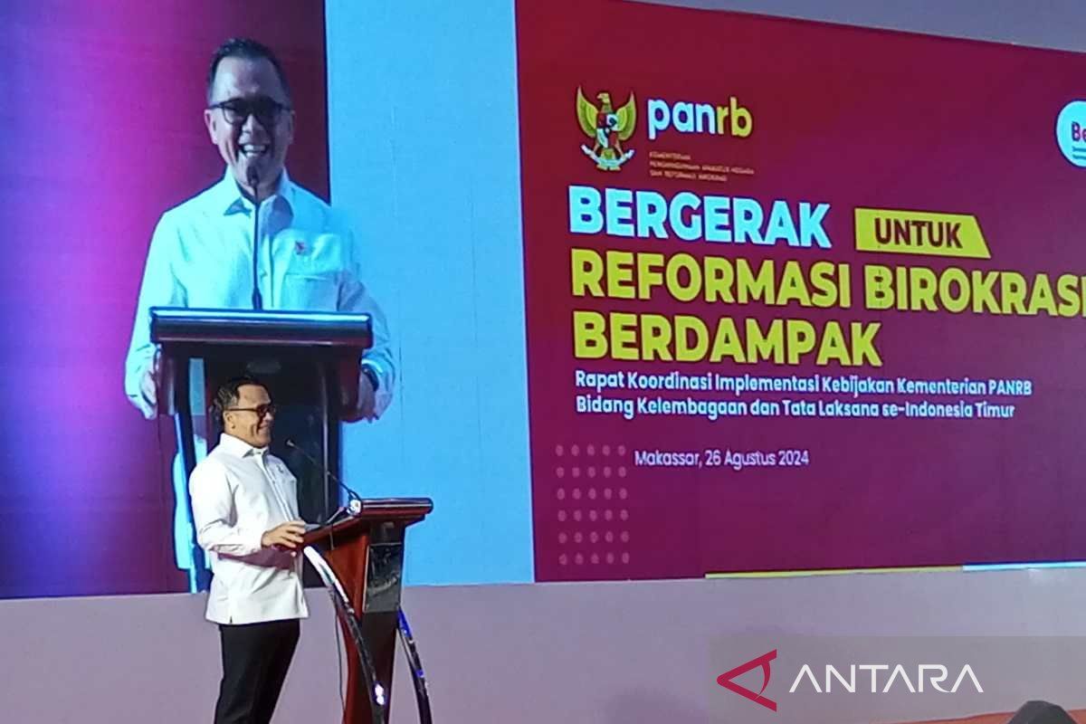 Menpan-RB meminta Pemda efisienkan aplikasi untuk pelayanan masyarakat