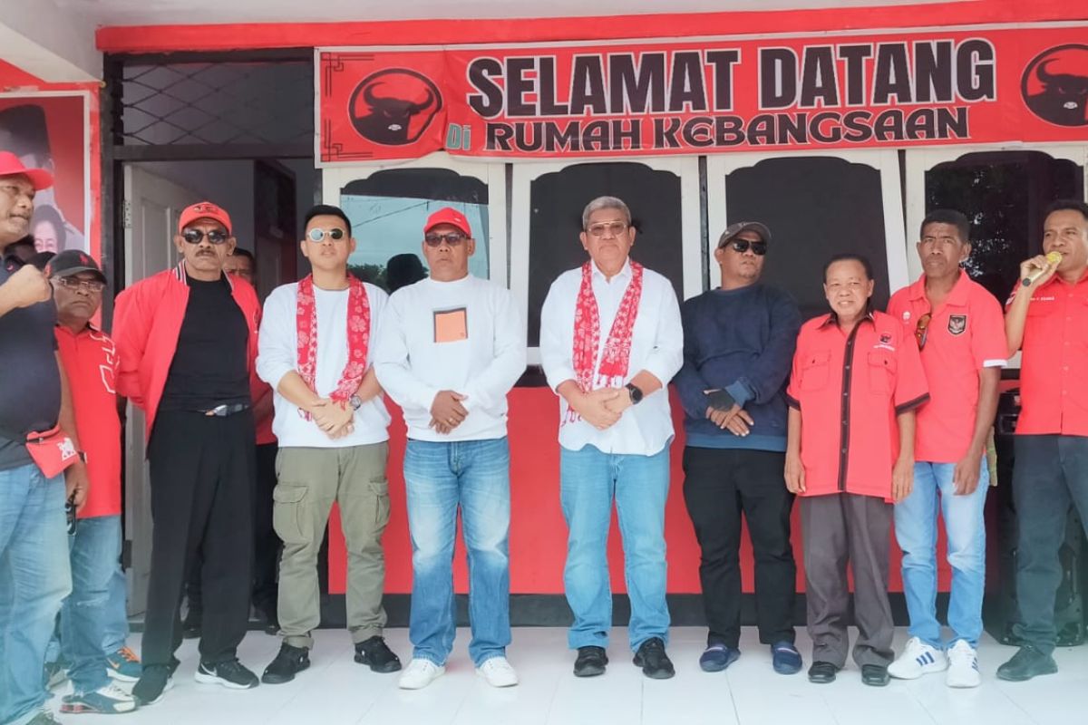 MTH- VR disambut  ribuan simpatisan menuju rumah kebangsaan PDI-P di Ohoijang Langgur