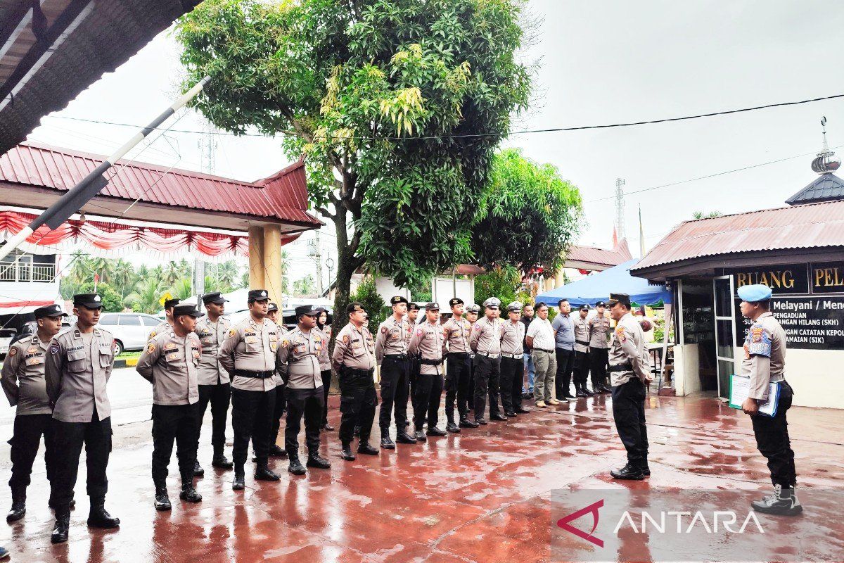 Ratusan polisi disiagakan amankan pendaftaran Pilkada Madina 2024