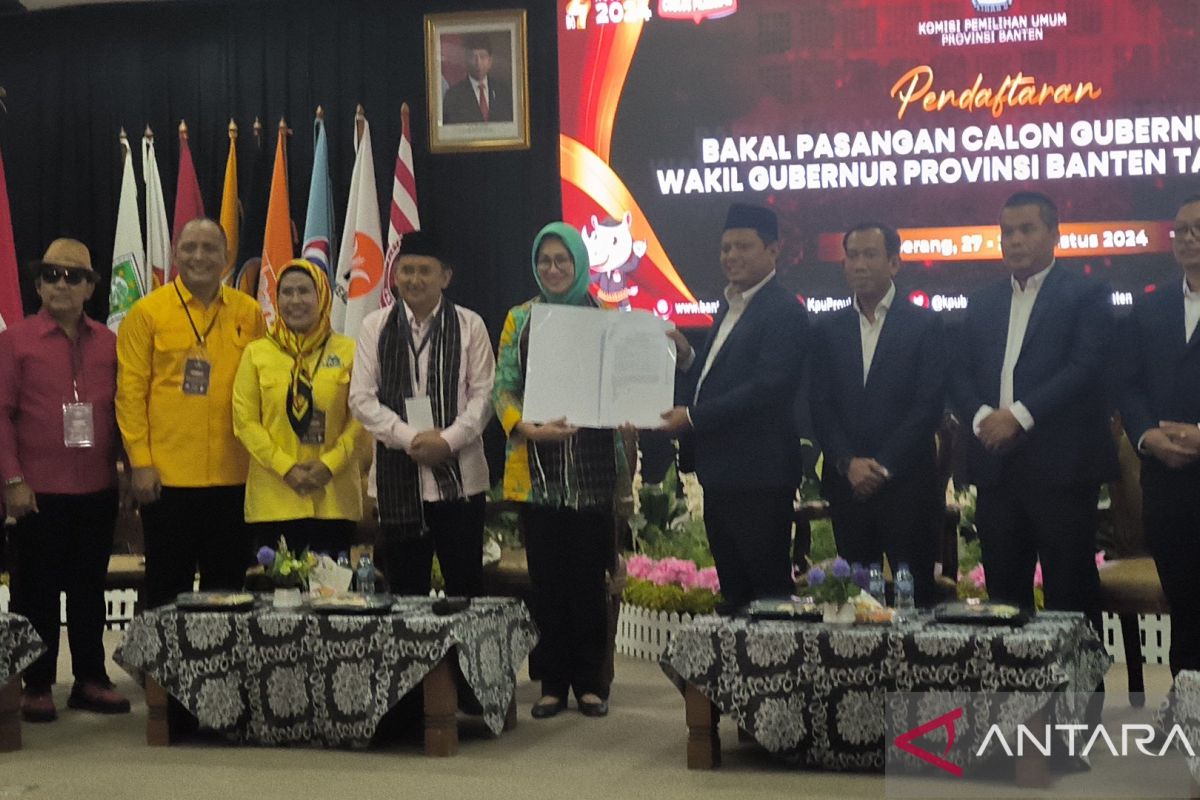 Airin-Ade Sumardi resmi daftar Pilkada Banten 2024