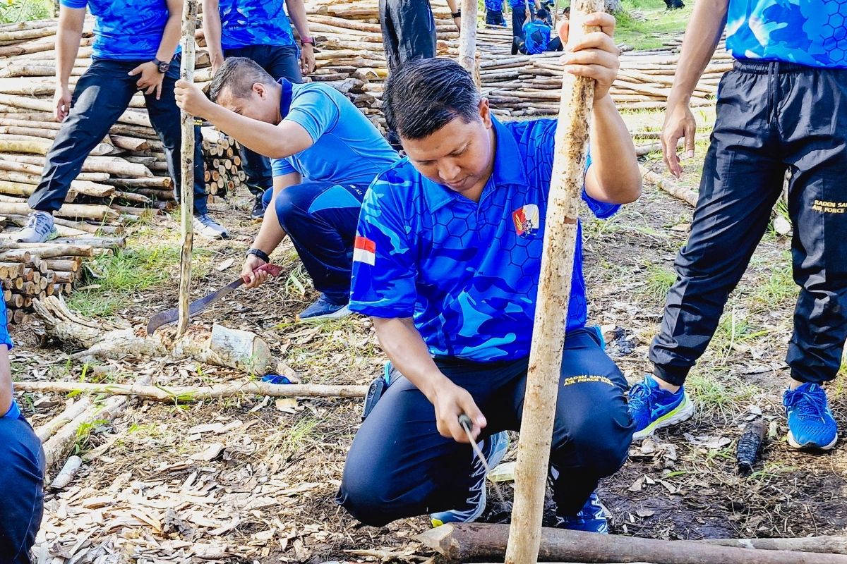 Lanud RSA Natuna tanam 25.000 bibit mangrove tahap pertama