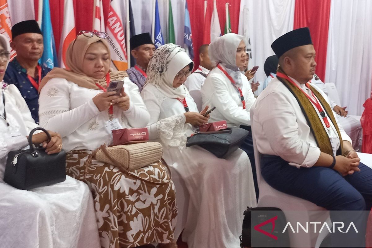 KPU Tapsel katakan berkas pencalonan Dolly - Buchori lengkap