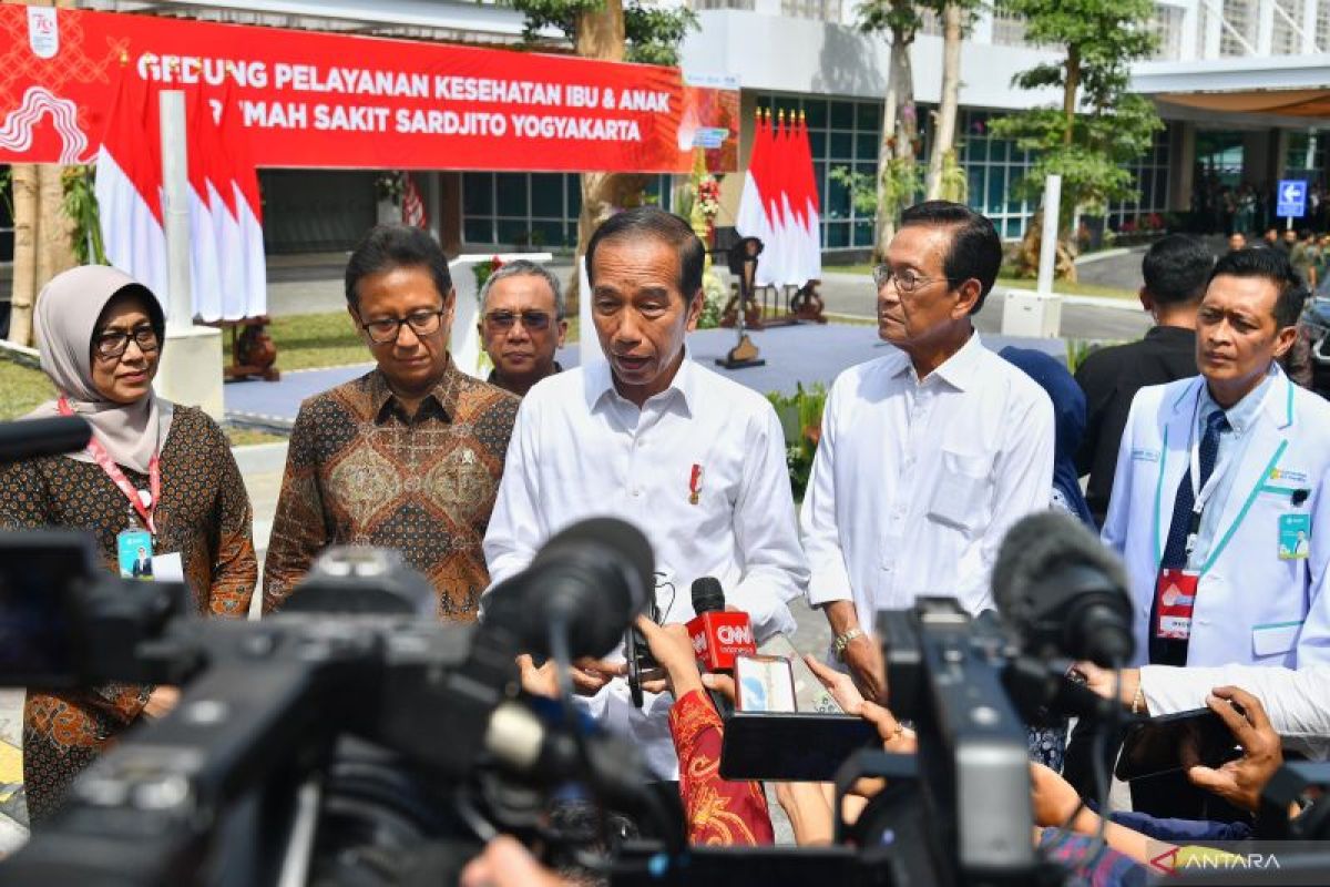 Jokowi sebut hak politik Pramono Anung untuk maju di Pilkada 2024