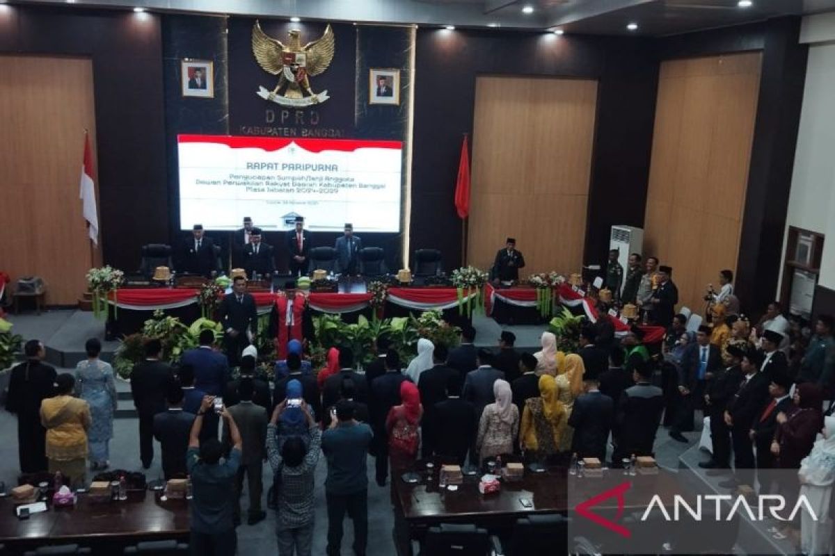 Hari ini, 35 anggota DPRD Banggai resmi dilantik