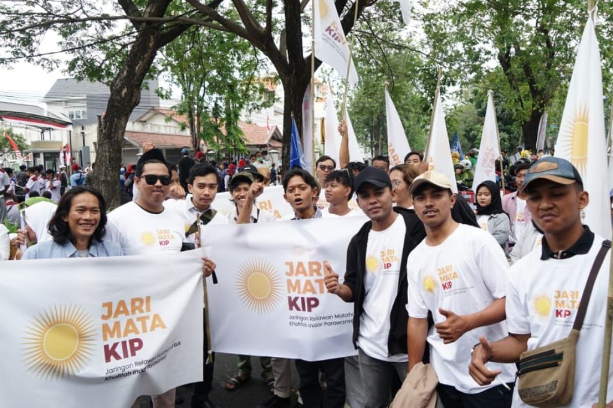 Jejaring Relawan Matahari antar Khofifah-Emil daftar ke KPU Jatim