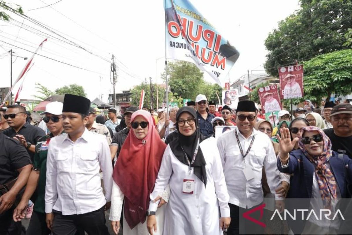 KPU Banyuwangi terima dua pasangan calon di hari kedua pendaftaran