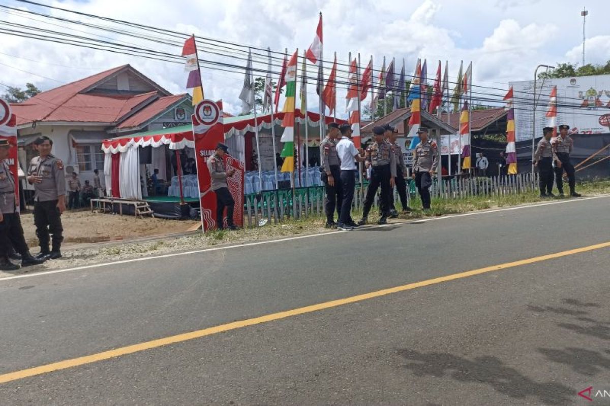 120 aparat amankan pendaftaran bacalon di KPU Kapuas Hulu Kalbar