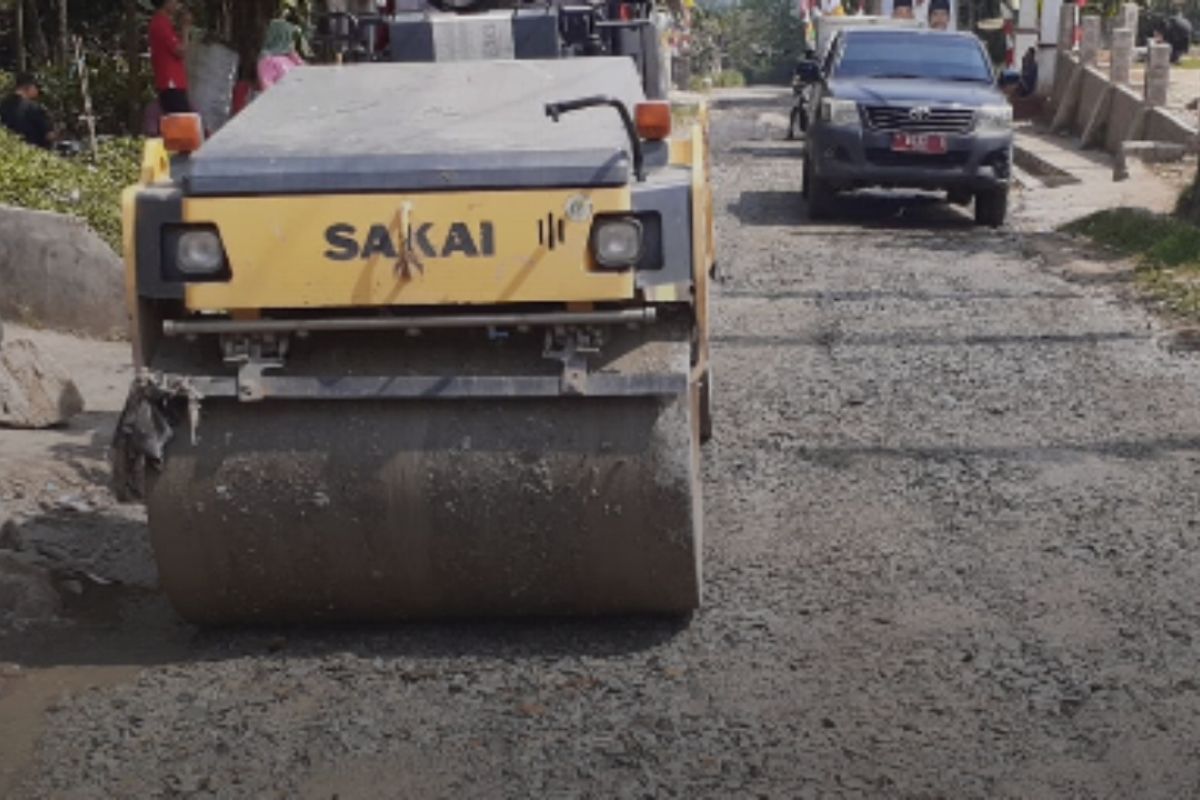 Pemkab Purwakarta perbaiki Jalan Pasirdatar menyusul adanya protes warga