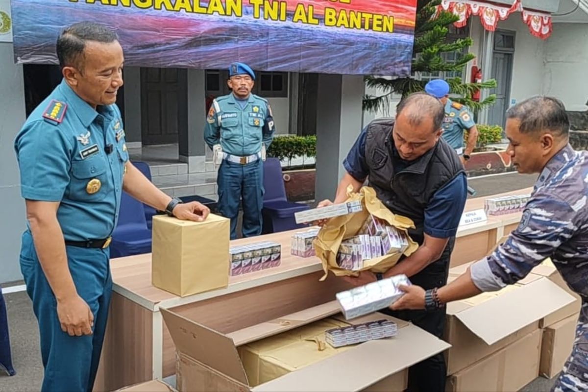 Lanal Banten gagalkan penyelundupan jutaan batang rokok ilegal ke Sumatra