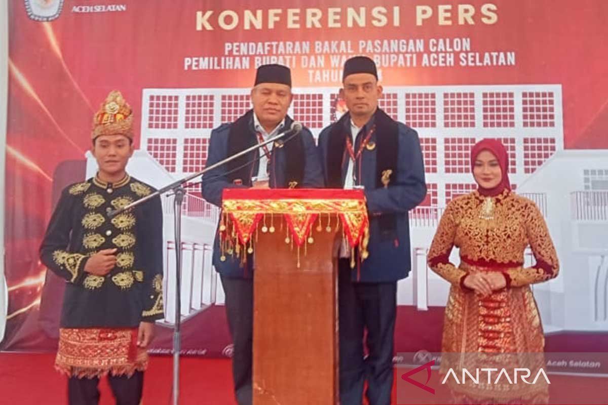 Pasangan Darmansyah dan Sudirman daftar ke KIP Aceh Selatan