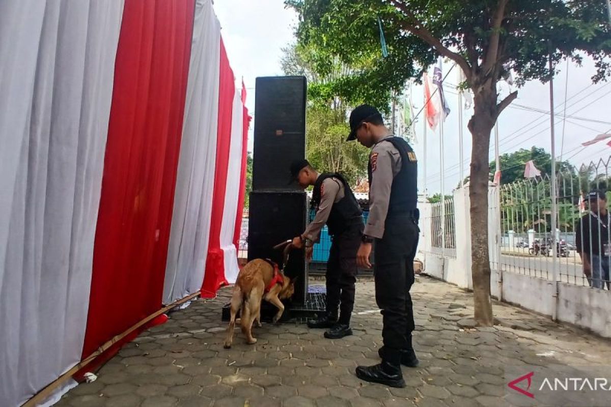 Polisi turunkan anjing pelacak sterilisasi kantor KPU Kota Jambi