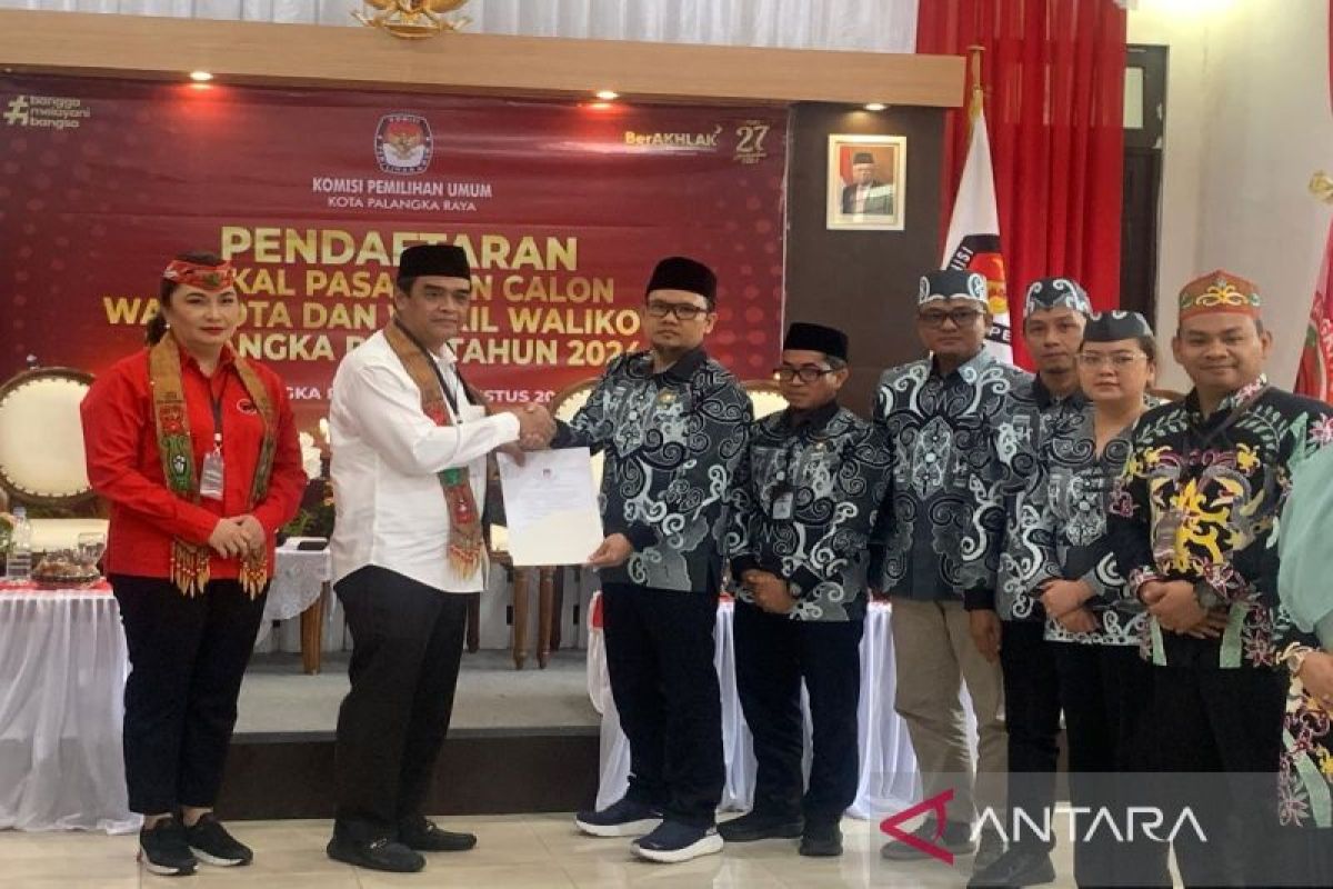 Rojikinnor-Vina jadi pendaftar pertama Pilwakot Palangka Raya