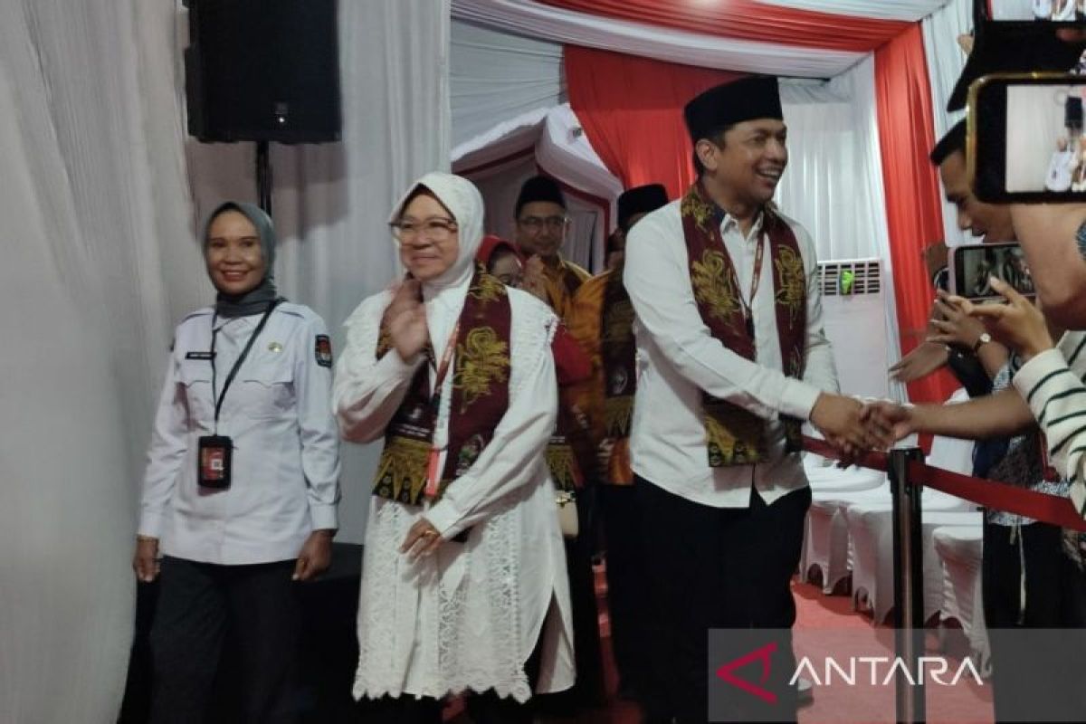 Berkas Diterima KPU Jatim, Pasangan Risma-Gus Hans akan jalani tes kesehatan