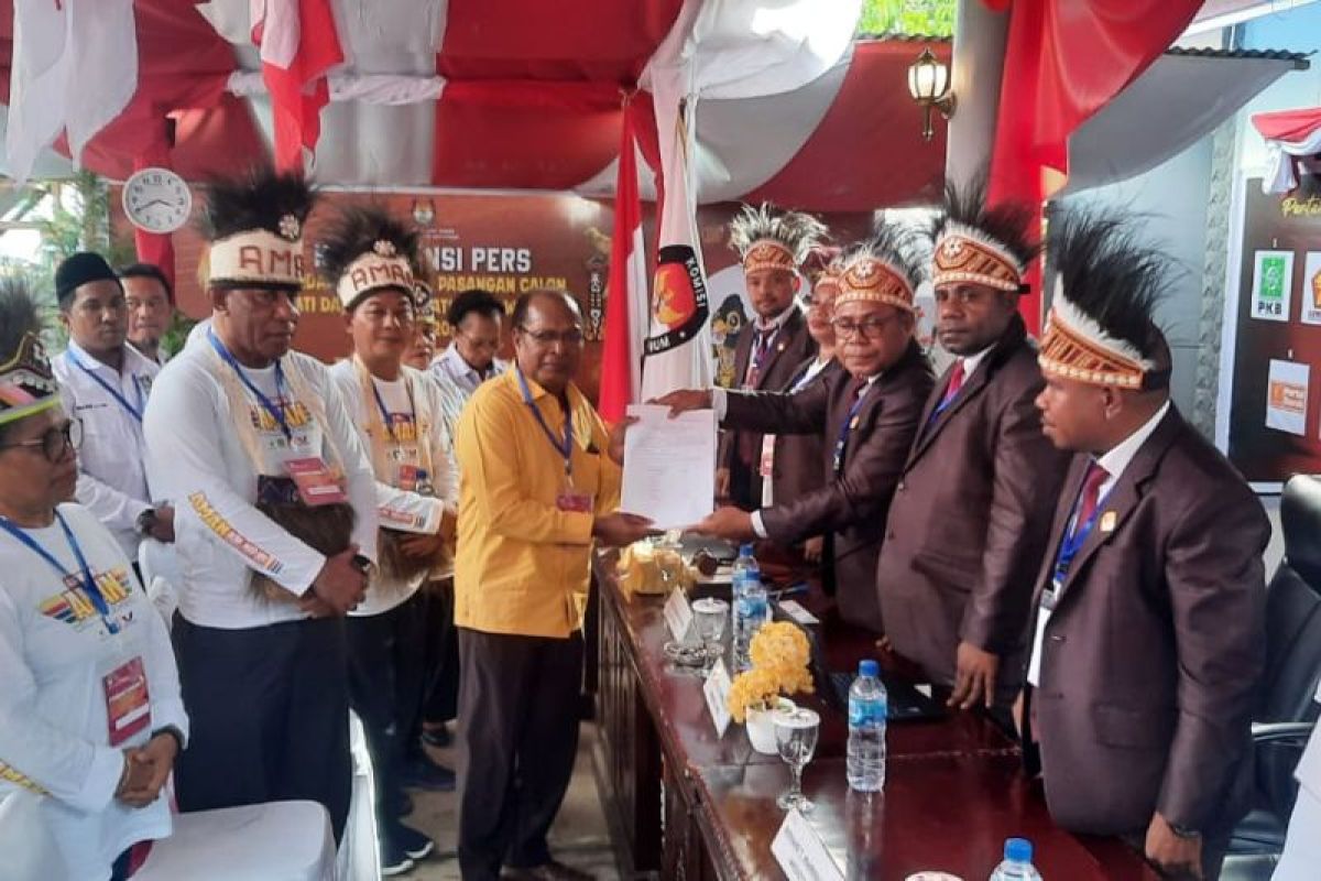 KPU Wondama terima berkas pendaftaran Paslon AMAN