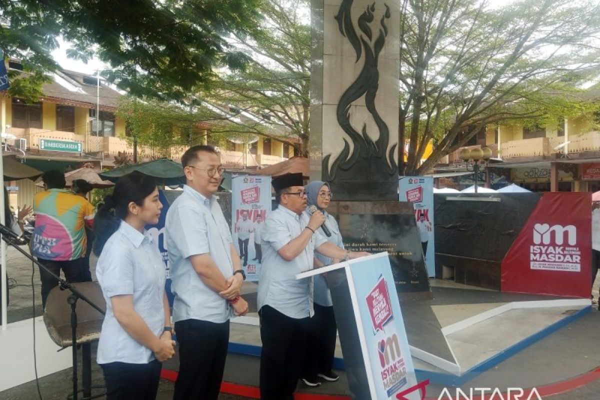 Isyak Meirobie-Masdar Nawawi berangkat ke KPU dari monumen perjuangan rakyat Belitung