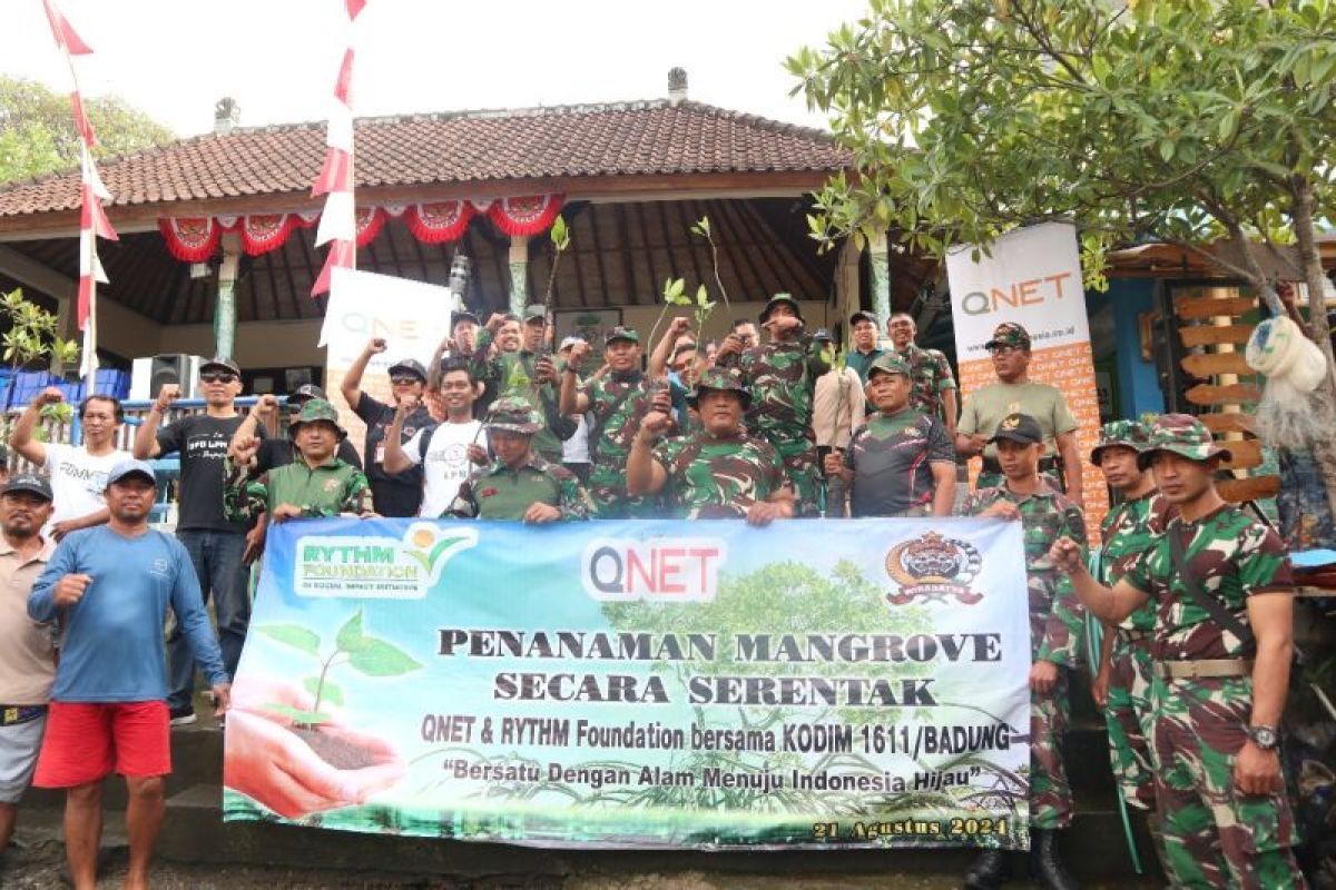 Kodim 1611/Badung Bali dan QNET tanam pohon mangrove