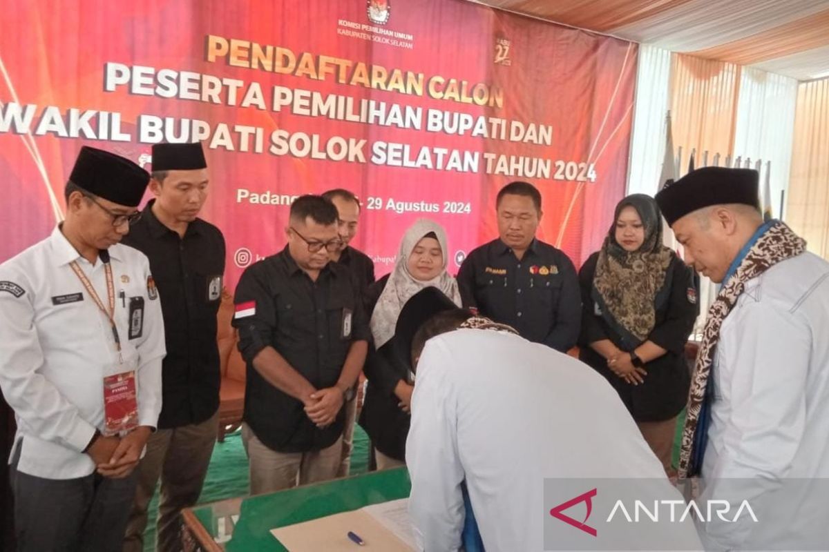 KPU Solok Selatan terima pendaftaran dua paslon Pilkada 2024