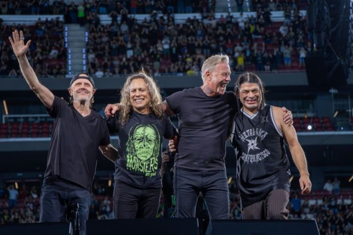 Metallica hormati penggemar yang meninggal selama konser