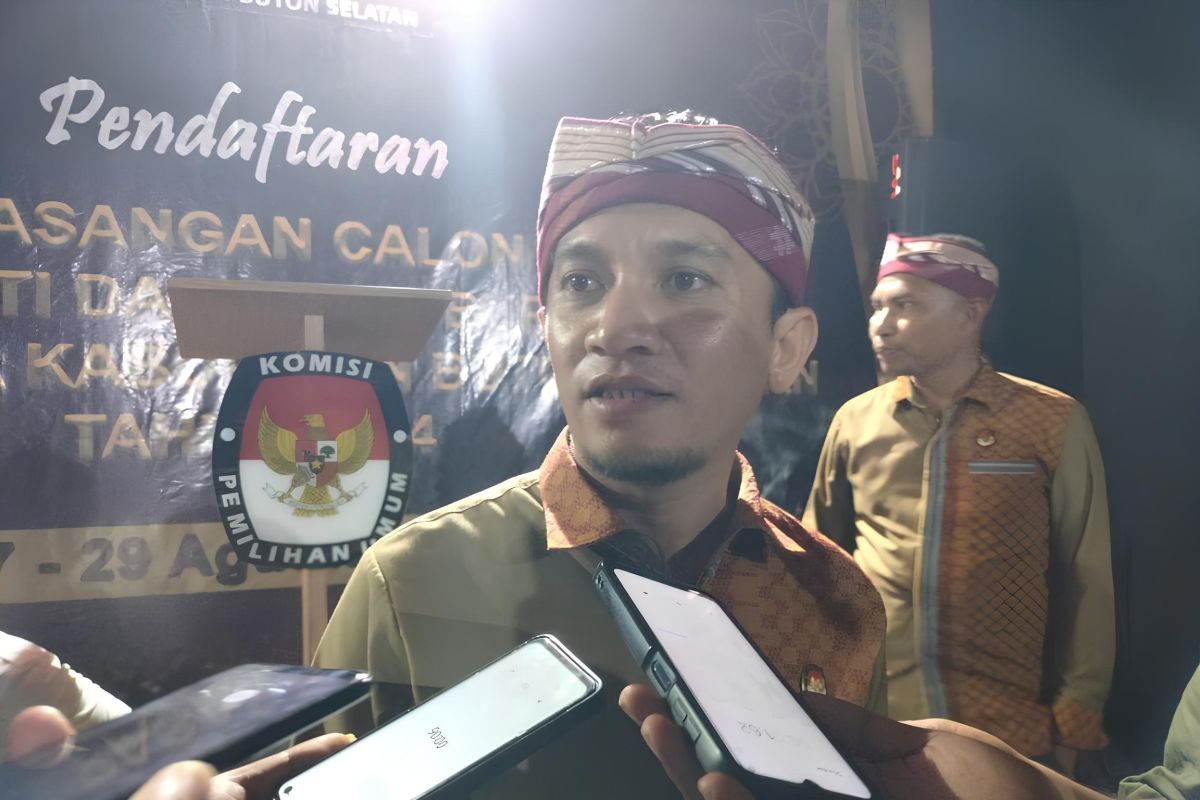 KPU: Empat paslon bupati dan wakil bupati Buton Selatan resmi daftar pilkada