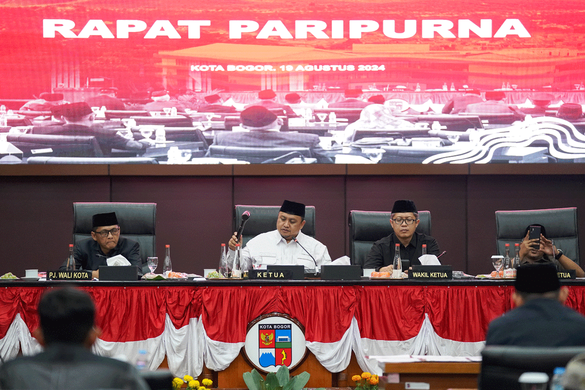 DPRD Kota Bogor Periode 2019--2024 beri kado spesial para guru Kota Bogor