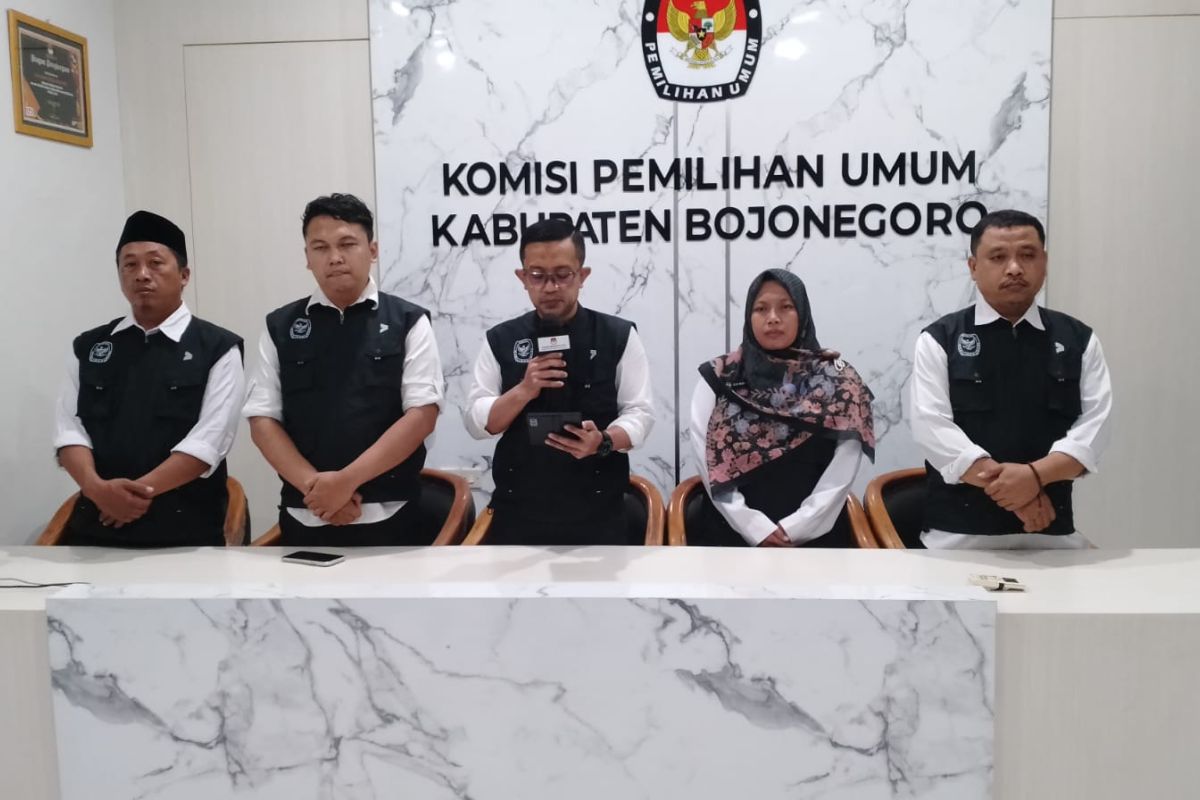 KPU Bojonegoro lakukan penelitian persyaratan administrasi