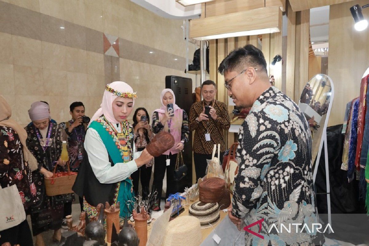 PT Timah Boyong Produk Mitra Binaan Dalam Pameran Kriyanusa 2024