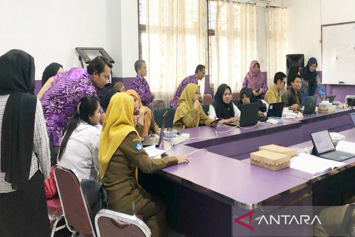 ULM dorong literasi lingkungan dan inovasi teknologi bagi guru IPA