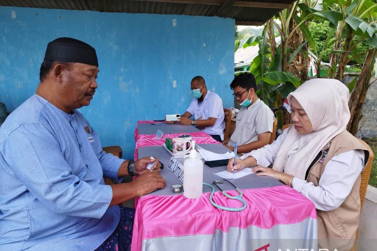 Dinas Kesehatan buka layanan kesehatan bagi korban banjir Bone Pantai