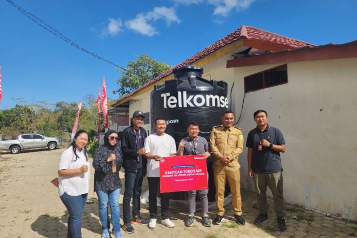 Telkomsel berikan bantuan sarana air bersih di Desa Batu Cermin Labuan Bajo