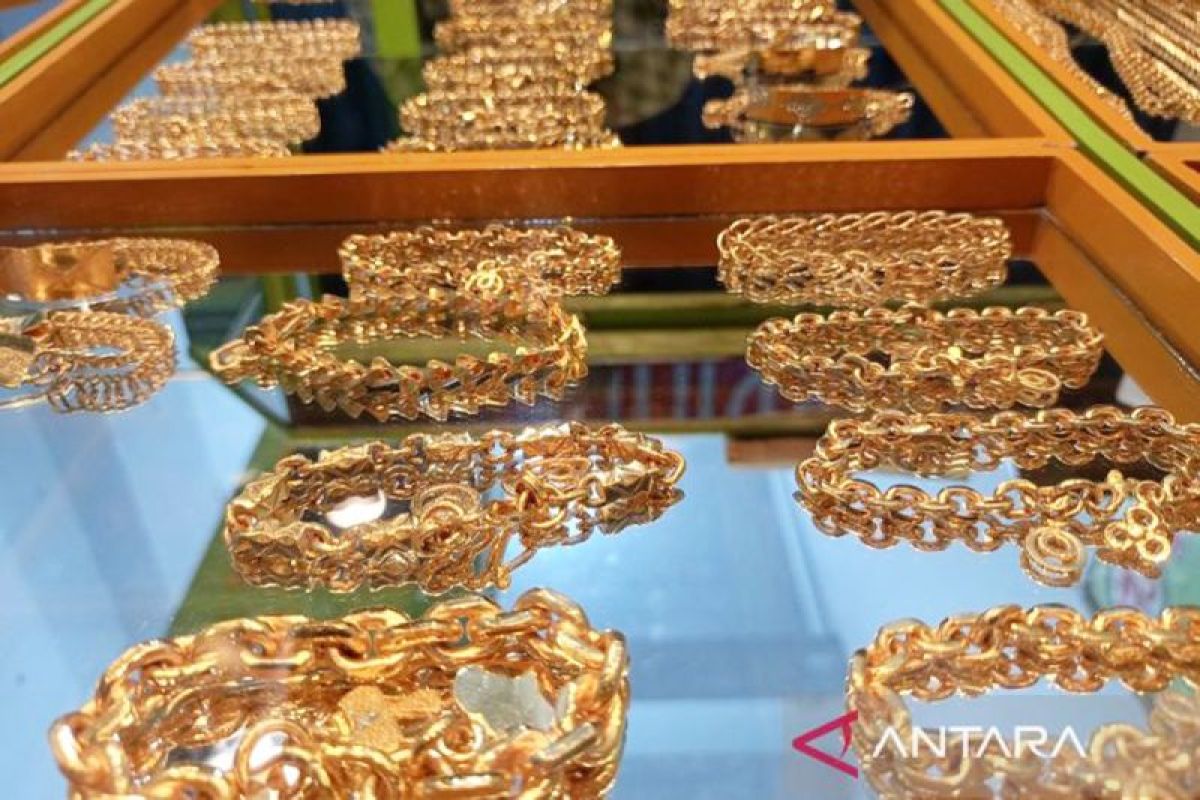 Emas Antam Senin pagi stagnan Rp1,401 juta per gram