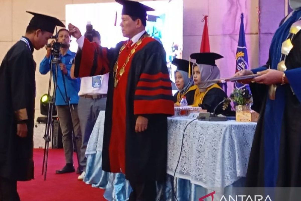 527 Sarjana UGN Padangsidimpuan angkatan ke-35 diwisuda, begini pesan Rektor dan Bupati Tapsel