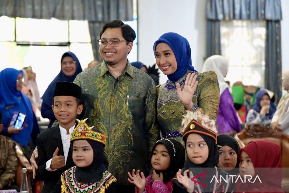 Bupati HST minta orang tua prioritaskan hak anak sebagai generasi bangsa