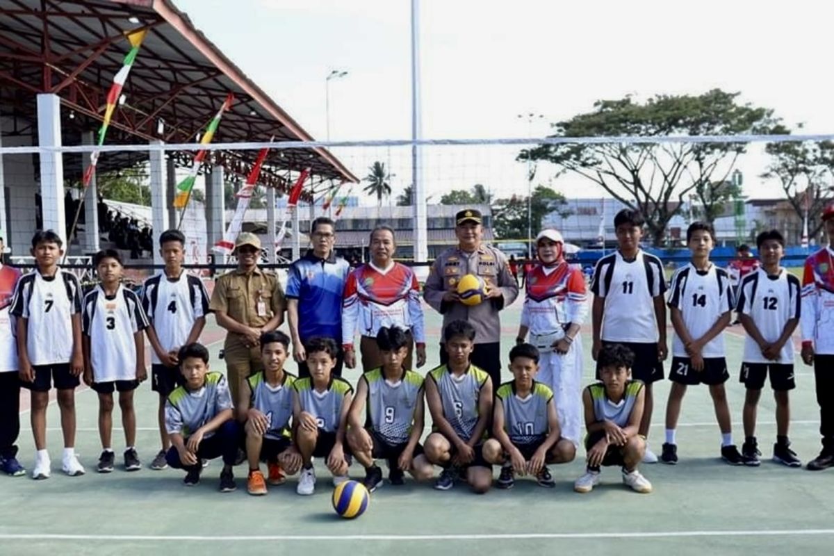 Pj Bupati Tapin dukung pembinaan atlet basket dan voli melalui turnamen