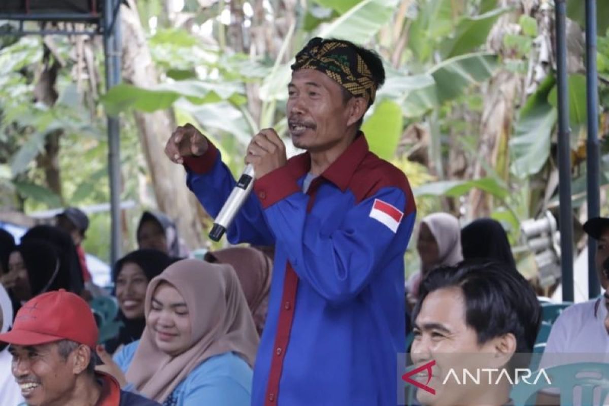 Pemprov Kaltim  bantu bibit pohon dan benih ikan kelompok tani Kutim