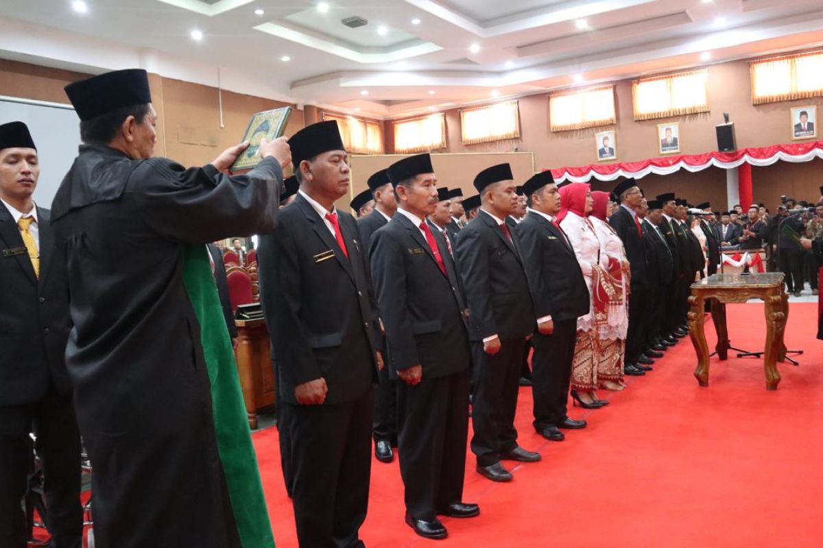 DPRD Ponorogo lantik 45 legislator terpilih 2024