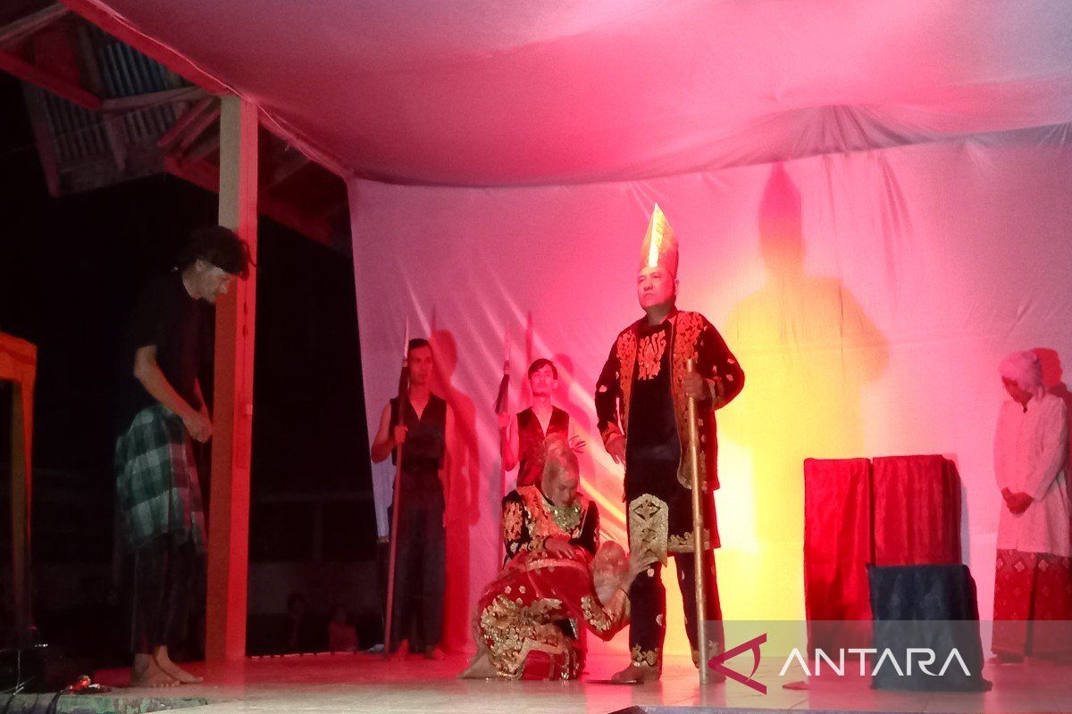 Drama Sampuraga ramaikan malam budaya bahasa di Mandailing Natal